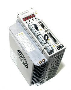 Yaskawa SGDH-08AE-S серво усилитель 800W (2)