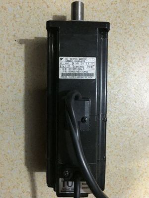 Yaskawa SGMAH-04AAA2B серво мотор 400W brake