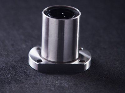 картинка LMH16UU  Шариковая втулка с фланцем от магазина 999CNC.RU
