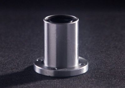 картинка LMF16UU  Шариковая втулка с фланцем от магазина 999CNC.RU