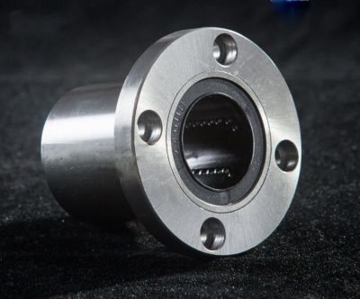картинка LMF20UU  Шариковая втулка с фланцем от магазина 999CNC.RU